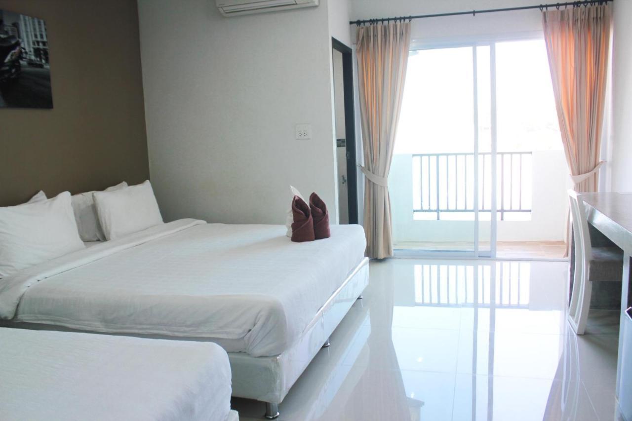 Plus Hotel Loei Exteriör bild