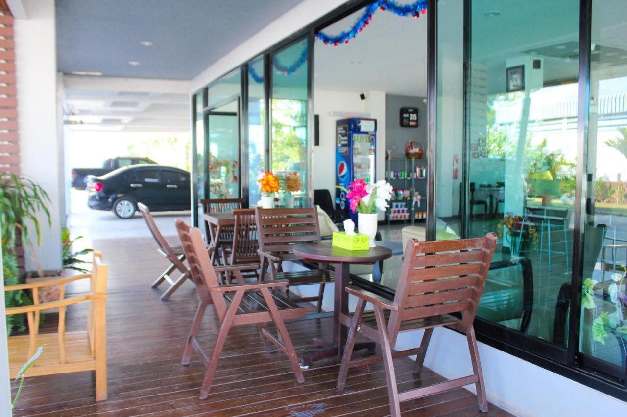 Plus Hotel Loei Exteriör bild