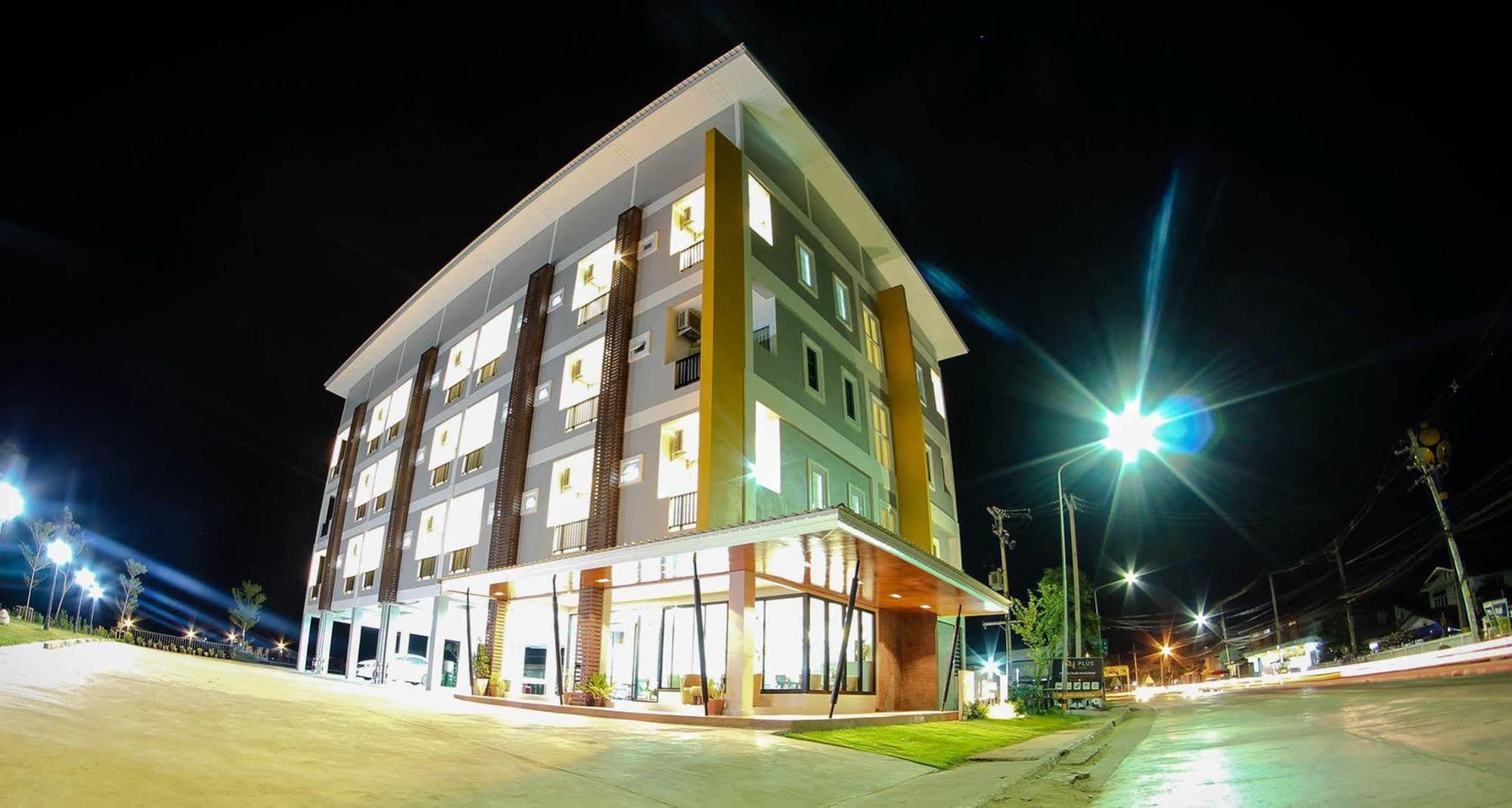 Plus Hotel Loei Exteriör bild