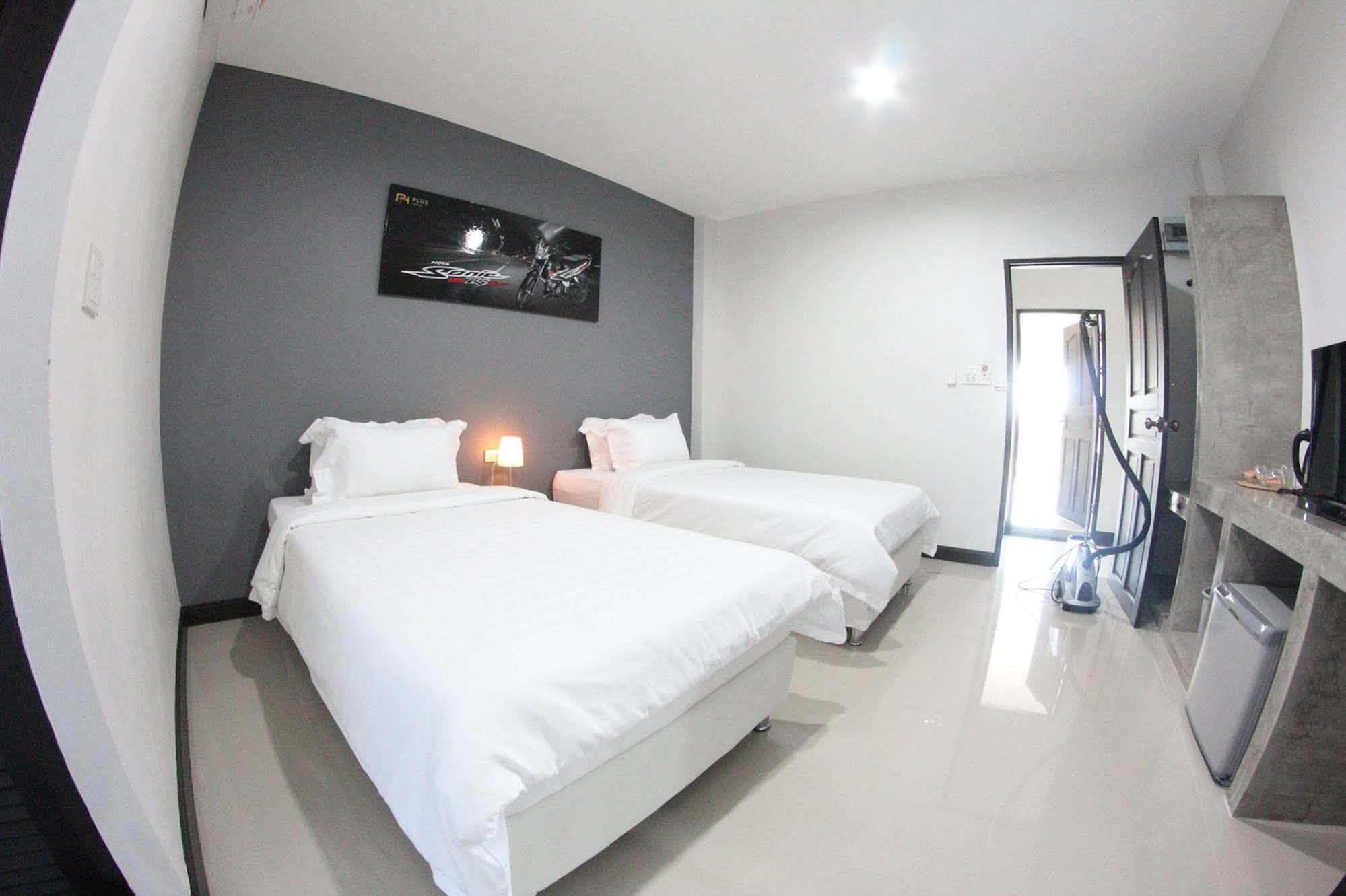 Plus Hotel Loei Exteriör bild